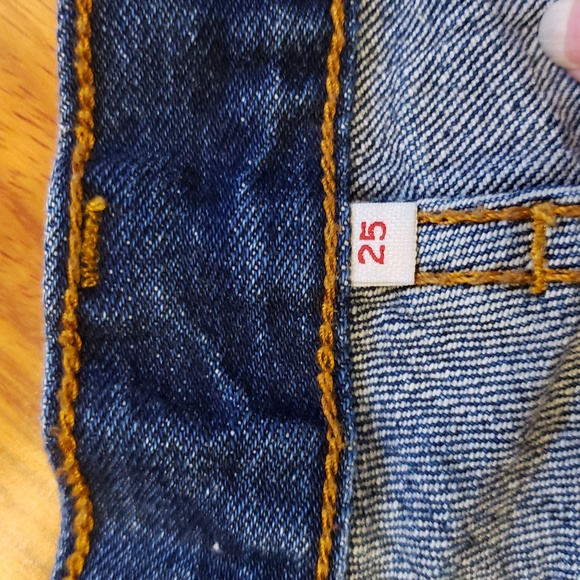 Levi's Blue Denim Jean shorts size 25. Button Fly 5 pocket - Picture 9 of 11